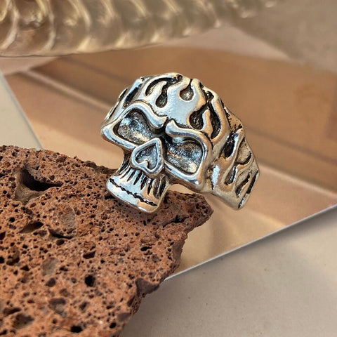 Beyprern Halloween 17KM Vintage Gothic Skull Flower Heart Rings For Women Hip Hop Punk Silver Color Angel Frog Butterfly Finger Ring Jewelry