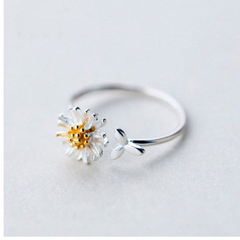 2022 New Spring White Enamel Daisy Flower Vintage Elegant Simple Opening Rings For Women Jewelry Party Gifts