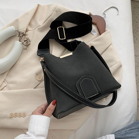 Vintage Scrub Leather Bucket Bags for Women 2022 Trending Designer Crossbody Shoulder Handbags Women's Wide Shoulder Belt Bag 4.