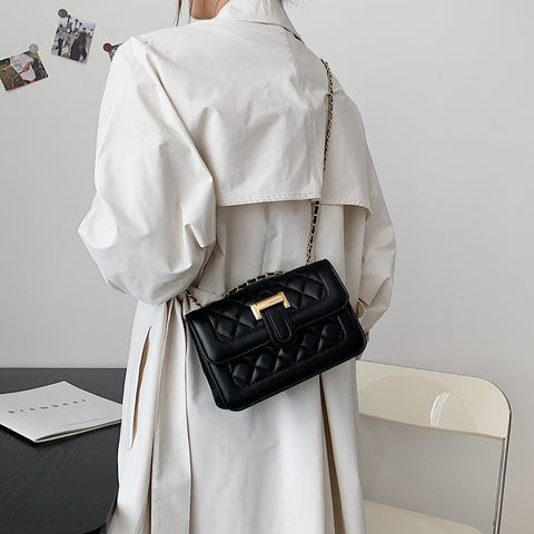 Fashion Solid Color Shoulder Crossbody Bag for Women 2022 Leather Woven Bag Female Designer Casual Concise Chest Bag Waist Bag