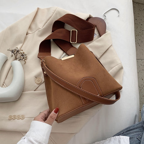 Vintage Scrub Leather Bucket Bags for Women 2022 Trending Designer Crossbody Shoulder Handbags Women's Wide Shoulder Belt Bag 4.