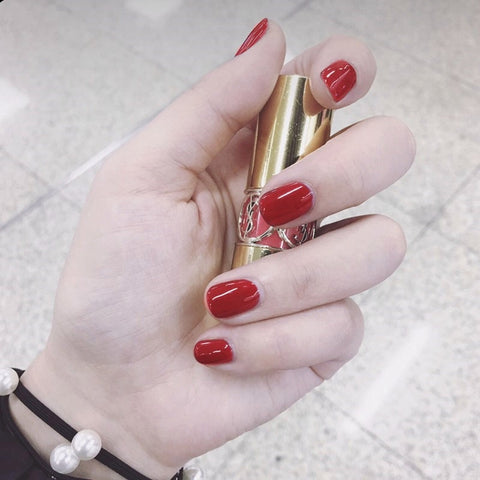 New Women Sweet Manicure Decorations Short Red Elegnet Fake Nail Tips with Glue Full Cover Fashion Simple Solid Color False Nail