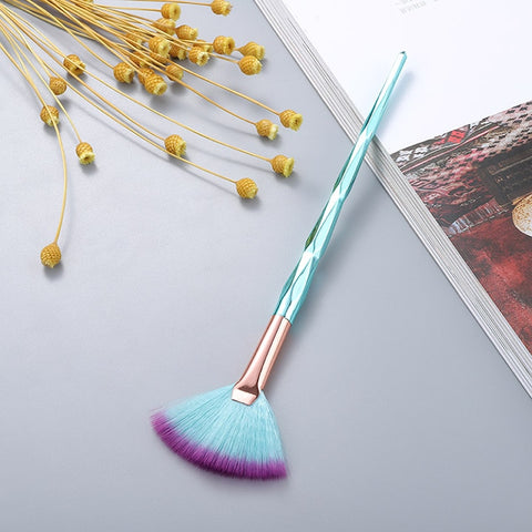 FLD  Professional Makeup Brush Diamond  Face Fan Powder Brush High Quality Makeup Tool Blush Kit