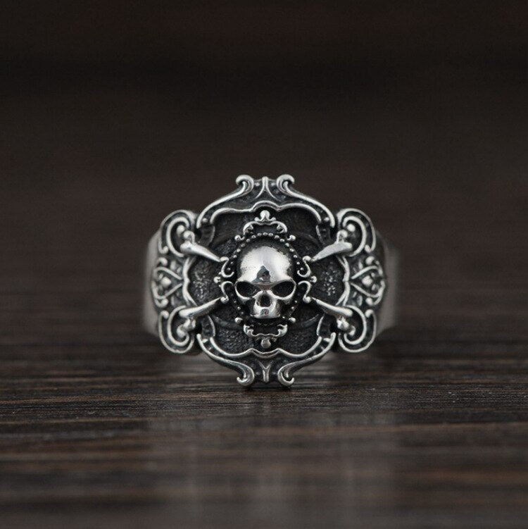 Beyprern Halloween New Arrival Mens Ring Creative Retro Exaggerated Blackened Skull Trend Ring Holiday Gift Luxury Jewelry For Men 2023