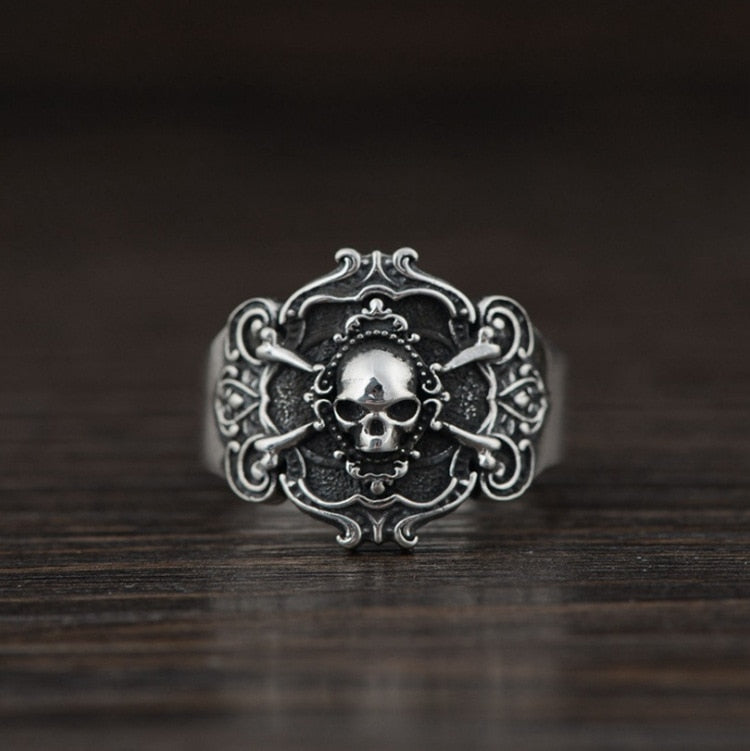 Beyprern Halloween New Arrival Mens Ring Creative Retro Exaggerated Blackened Skull Trend Ring Holiday Gift Luxury Jewelry For Men 2023