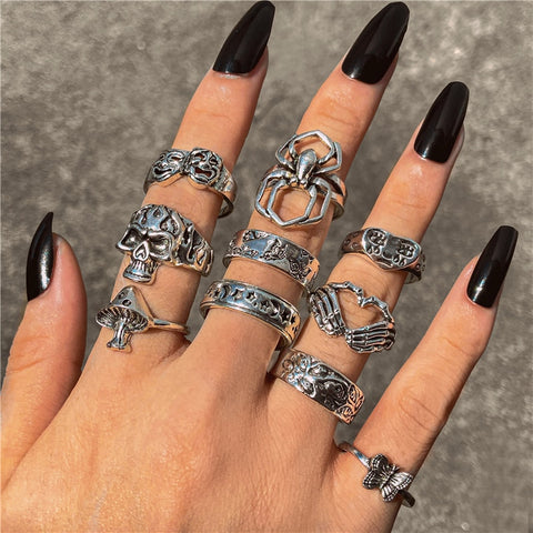 Beyprern Halloween 17KM Vintage Gothic Skull Flower Heart Rings For Women Hip Hop Punk Silver Color Angel Frog Butterfly Finger Ring Jewelry