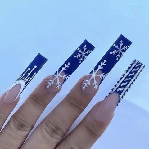 Beyprern Christmas gifts 24Pcs Christmas Exclusive False Nails Wearable Long Xmas Style Fake Nails Elk Snowflake Design Full Cover Press On Nail Tips