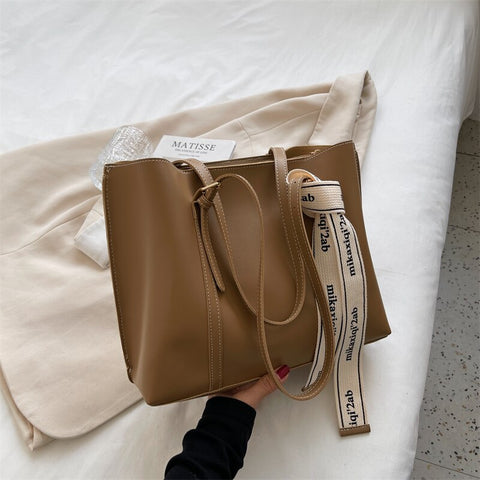 Large capacity Shoulder bag female texture versatile Tote Bag commuter bag Leisure School bag for women