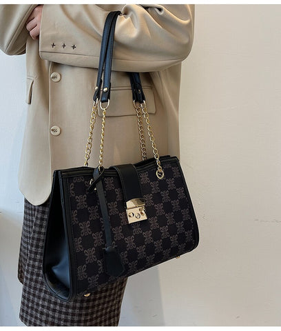Large capacity Women's bag new fashion versatile chain shoulder bag texture niche commuter Tote Bag
