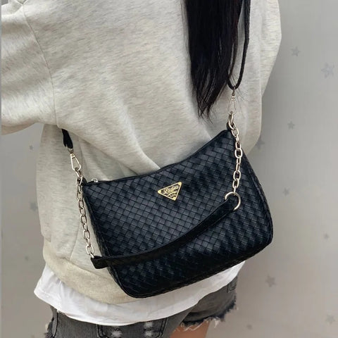 Women's bag Textured woven Fashion Single Shoulder Messenger Bag Fashion versatile Black cross body bag