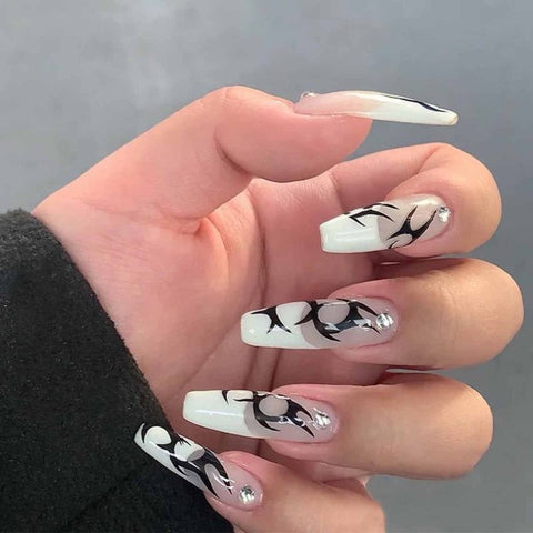 24pcs White Stripe Wear Long Paragraph Fashion Manicure Patch False Nails Save Time Wearable Nail Patch With Glue Fake Nails